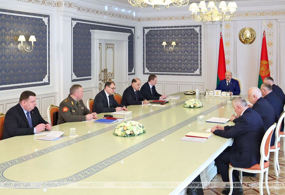 Президент Беларуси Александр Лукашенко провел совещание по вопросам оснащения Вооруженных Сил и развития военно-промышленного комплекса страны