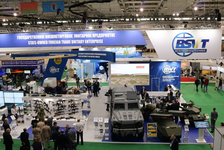 НОВИНКИ MILEX-2019: На стенде «Белспецвнештехника», ставшим одним из центральных на выставке MILEX-2019, в этом году представлено немало проектов
